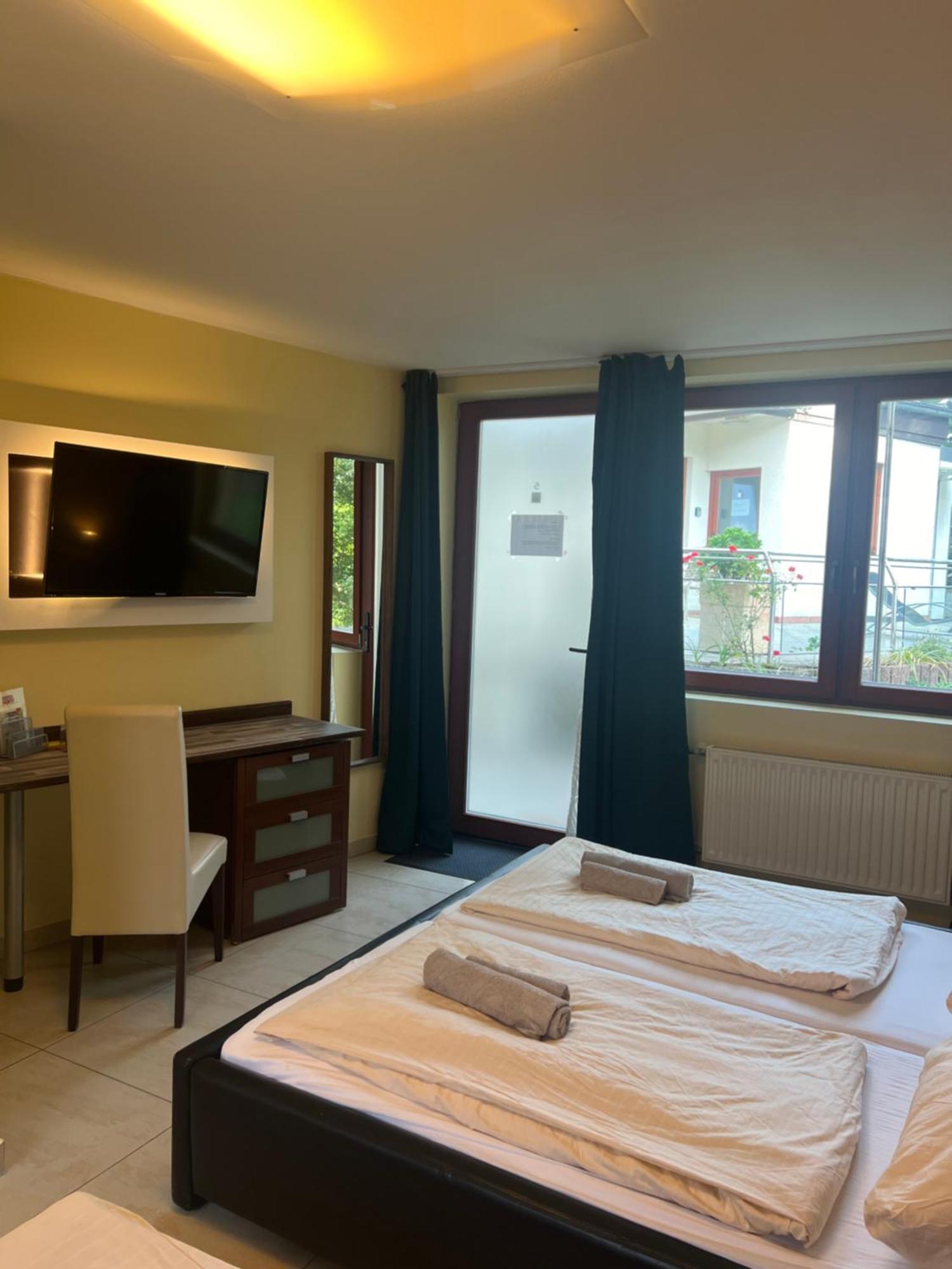 Hotel Hof 19 - Nuernberg Nord Heroldsberg Bagian luar foto