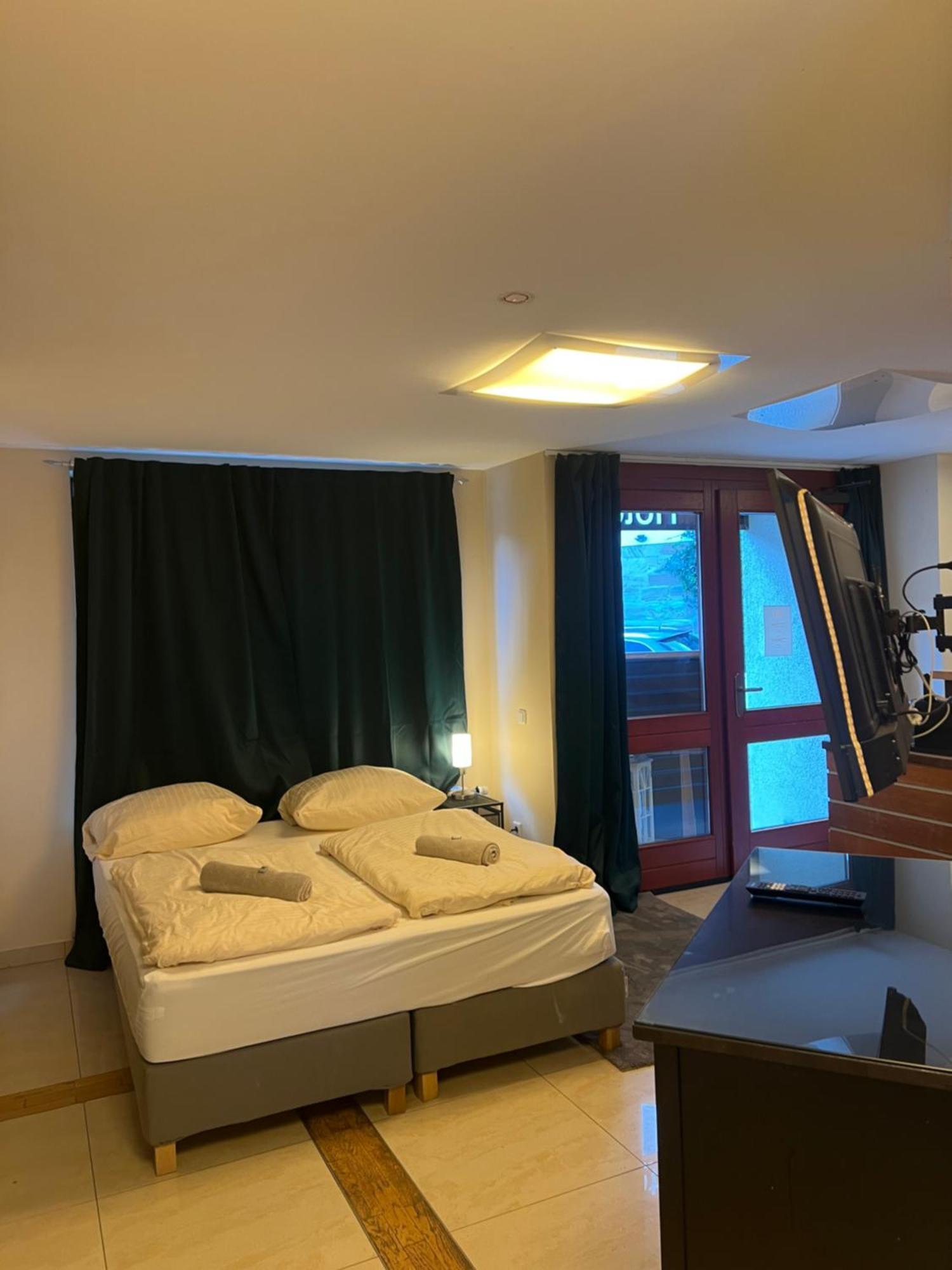 Hotel Hof 19 - Nuernberg Nord Heroldsberg Bagian luar foto