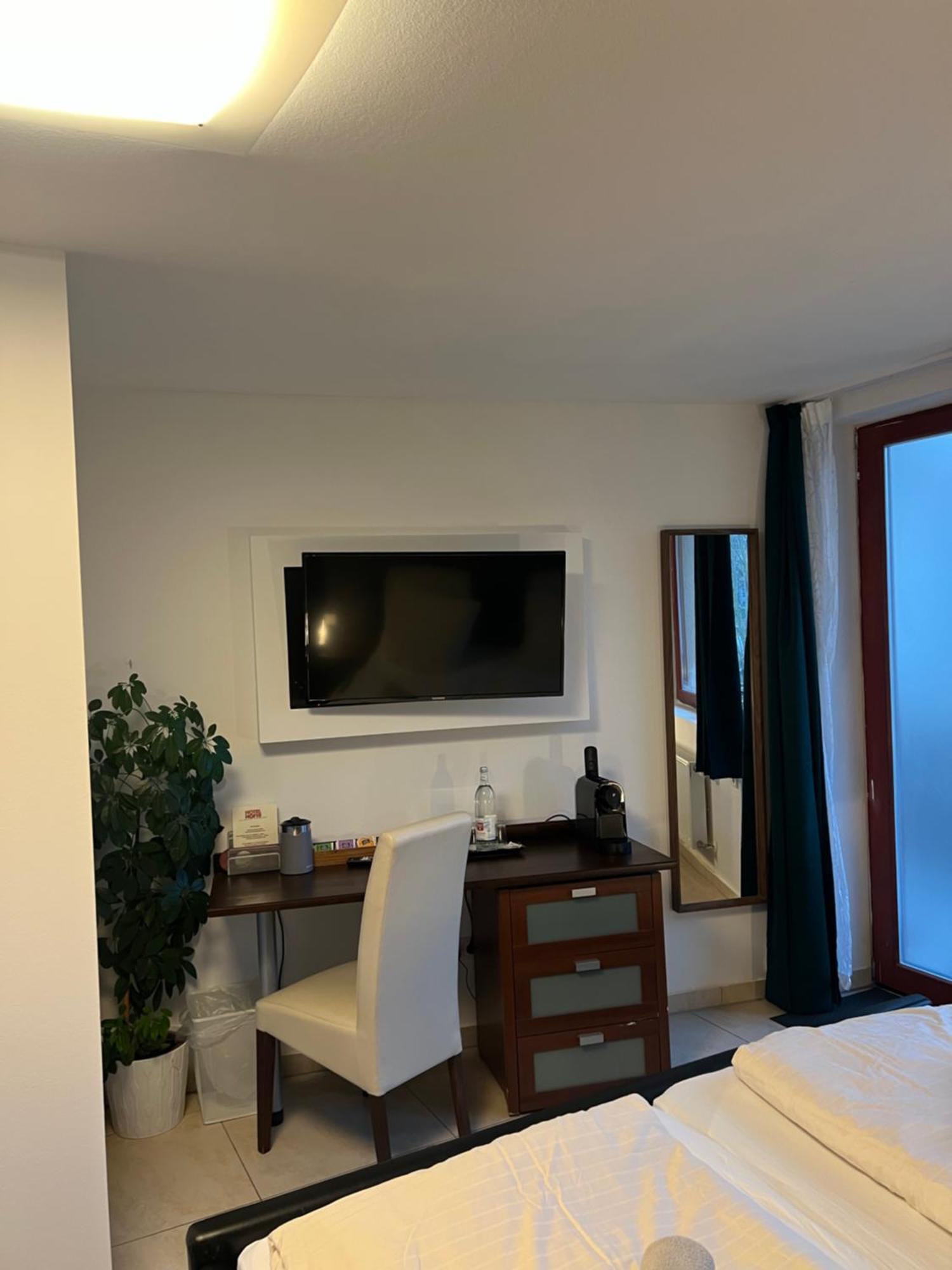 Hotel Hof 19 - Nuernberg Nord Heroldsberg Bagian luar foto